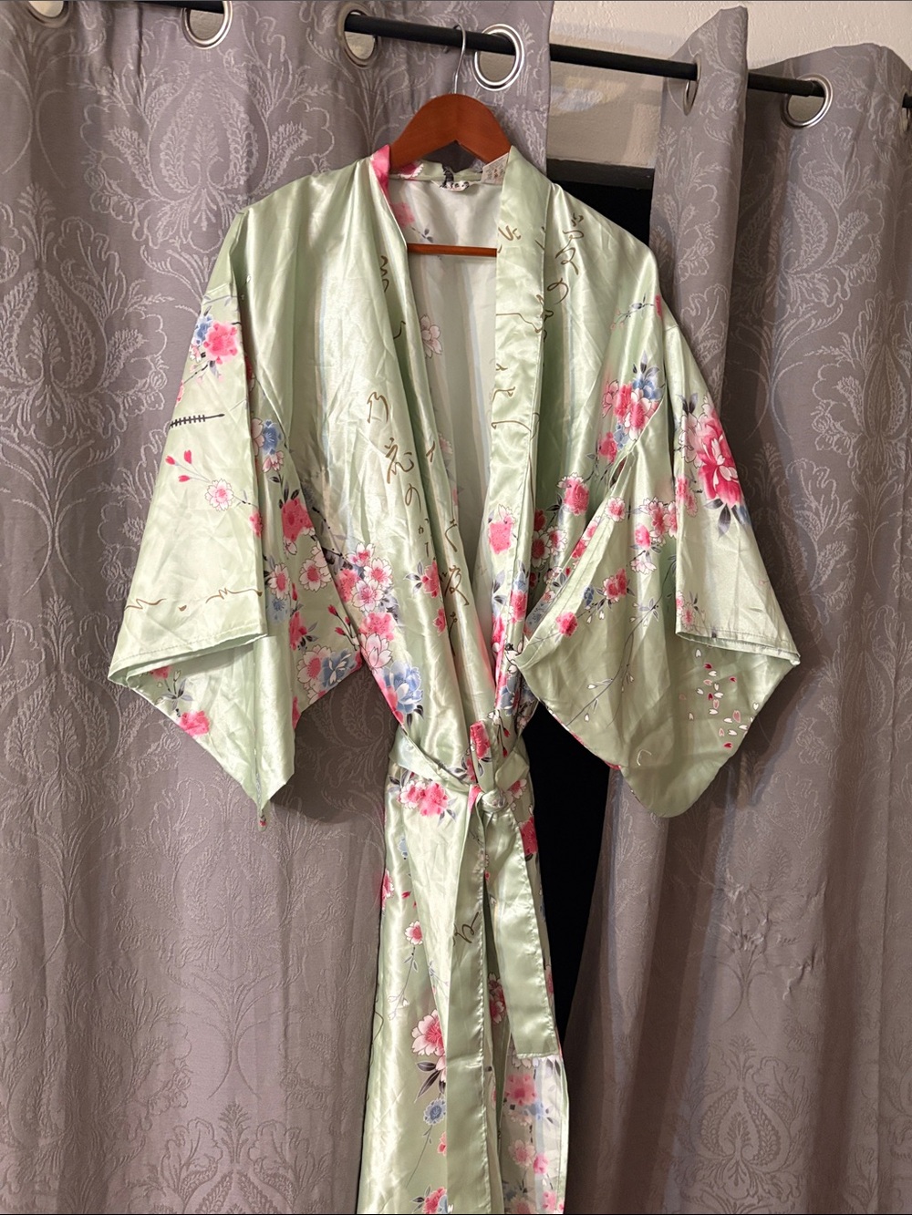 Silk-Feel Floral Kimono Robe in Sage Green